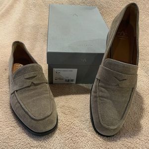 EUC Aquatalia Sharon Pebbled Suede Loafer 9M
